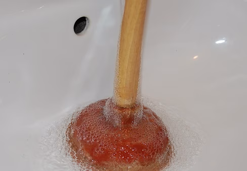 Toilet verstopt: en nu?