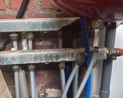 leiding laten leggen