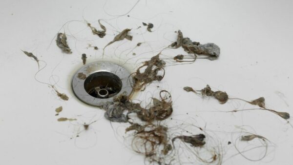 Loodgieter bij verstopte afvoer of toilet: wat kost het en hoe werkt het?